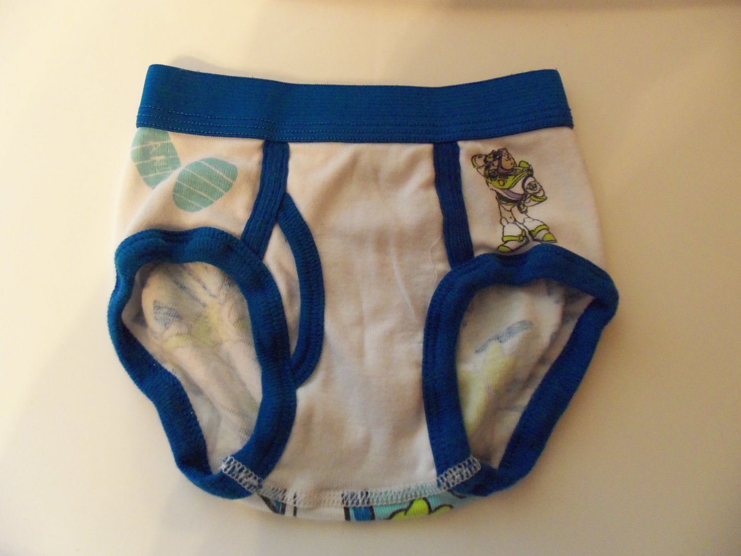 Boy's Buzz Lightyear Preowned Underwear Toddler 2T/3T locationw9