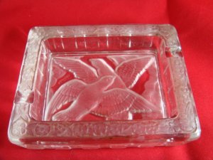 VINTAGE NESTING CIGARETTE HOLDER & ASH TRAY,ETCHED GLASS