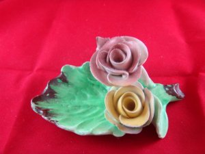 VINTAGE Capodimonte 2 Porcelain Roses ON LEAF