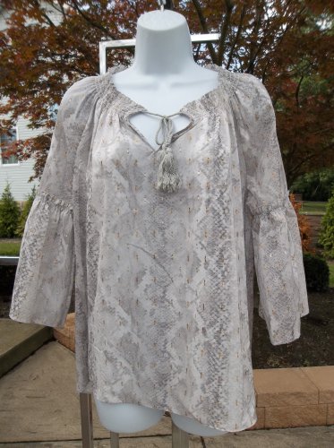 NWT T. TAHARI FAB GRAY SNAKE WITH SILVER&GOLD ACCENTS PEASANT TOP  S