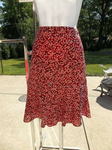 NWOT TALBOTS CUTE RED, BLACK, WHITE PRINT SKIRT 8P