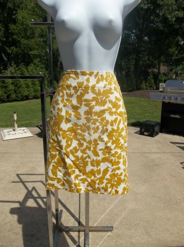NWT ANN TAYLOR LOFT MUSTARD YELLOW FLORAL SKIRT 4P