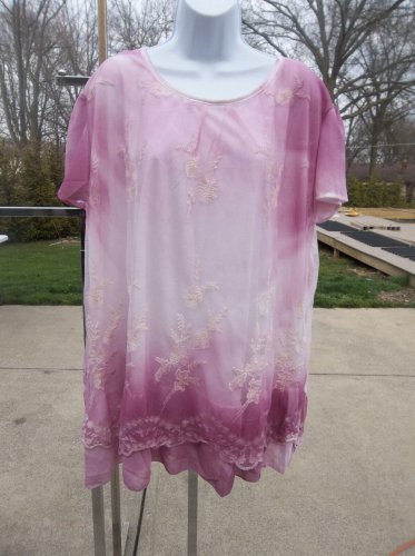 NWT SIMPLY COUTURE GORGEOUS PINK&WHITE EMB TOP 3XL