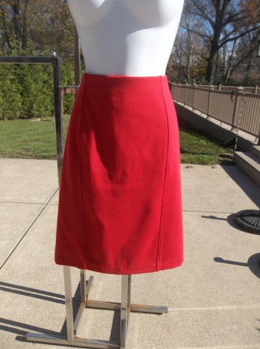 NWT PREMISE RED KNIT SKIRT M