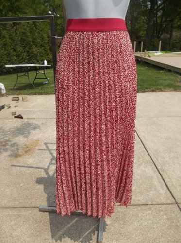 NWOT VINCE CAMUTO PINK PRINT PLEATED SKIRT XL