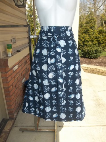 NWOT ANN TAYLOR NAVY SHELL PRINT SKIRT 4P