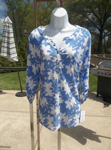 NWT EMILY DANIELS BLUE&WHITE  FLORAL PRINT TOP L