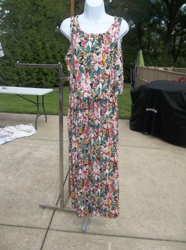 NWT SABRINA LAUREN FAB FLORAL PRINT KNIT MAXI DRESS M