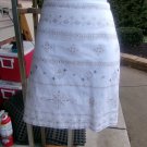 WHITEHOUSE BLACK MARKET WHITE EMBROIRDED SKIRT 14