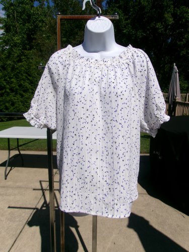 NWOT ANN TAYLOR WHITE BLACK&BLUE FLECK PRINT TOP L