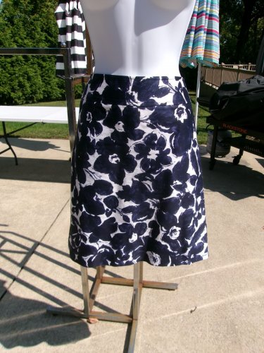 NWOT JONES NEW YORK BLUE FLORAL PRINT SKIRT 12