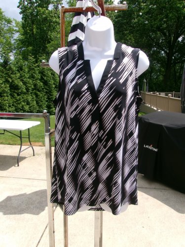 NWOT ELLEN TRACY BLACK&WHITE TANK TOP M