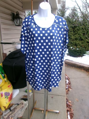 NWT SABRINA LAUREN BLUE&WHITE POLKA DOT TOP 3X