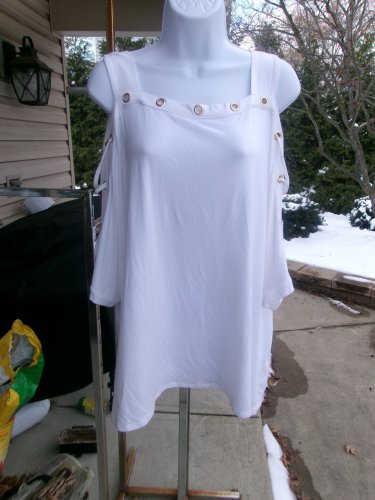 NWT BELLDINI WHITE GROMMET COLD SHOULDER TOP 3X