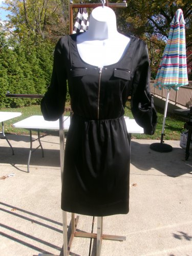 NWOT WHITE HOUSE BLACK MARKET BLACK SHINNY DRESS 0
