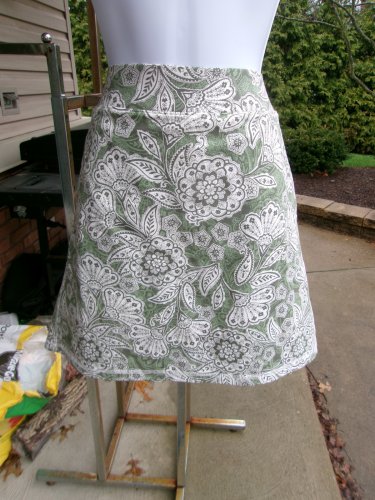 NWOT T BY TALBOTS GREEN&WHITE SKORTS XL