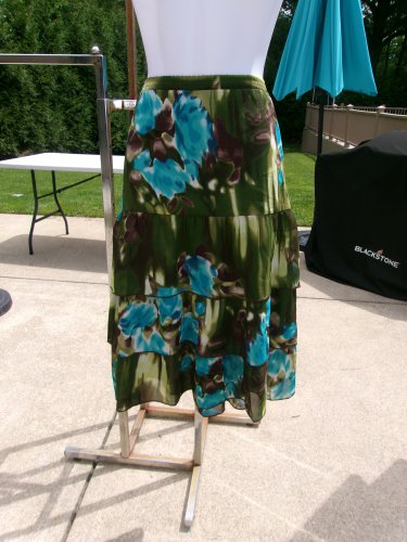 NWOT ELEMENTZ GREEN FLORAL TIERED SKIRT M