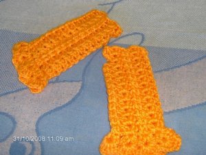 CROCHET ORANGE FINGERLESS GLOVES