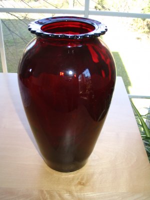 Large Anchor Hocking Royal Ruby 9" Vase-Beaded Lip