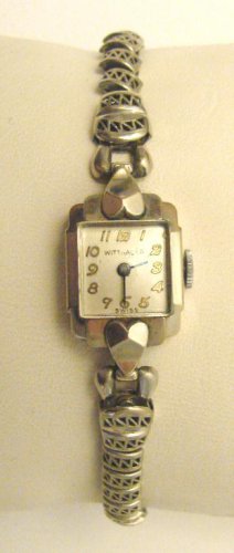 VINTAGE WITTNAUER WRISTWATCH