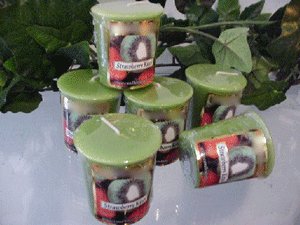 Strawberry Kiwi Scented 2oz Fruit Scented Hand Poured Candle