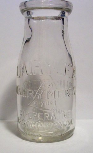 Vintage Dairylea Dairy Men's League Co-Operative Association Inc Half Pint Milk Bottle