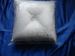New - PEARL + RIBBON BRIDAL WEDDING RING BEARER PILLOW White color