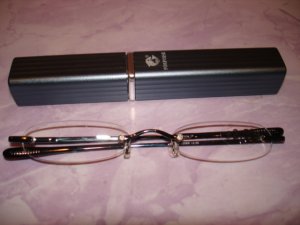 $9.99 New- Slim Reading Glasses +2.50  in Sturdy grayish Case