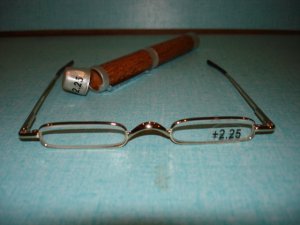 $9.99  New-Extra Slim Reading Glasses +2.25  in Slim & Sturdy clip on Pen Shape Case