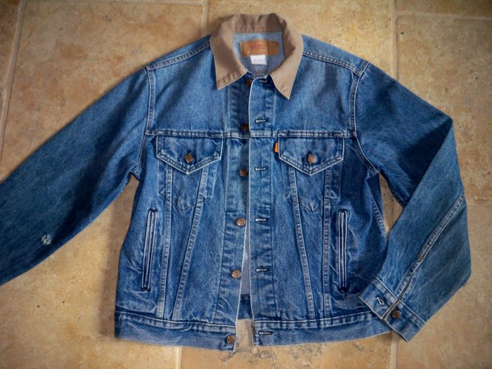 vintage levi's jean jacket size 42 distressed