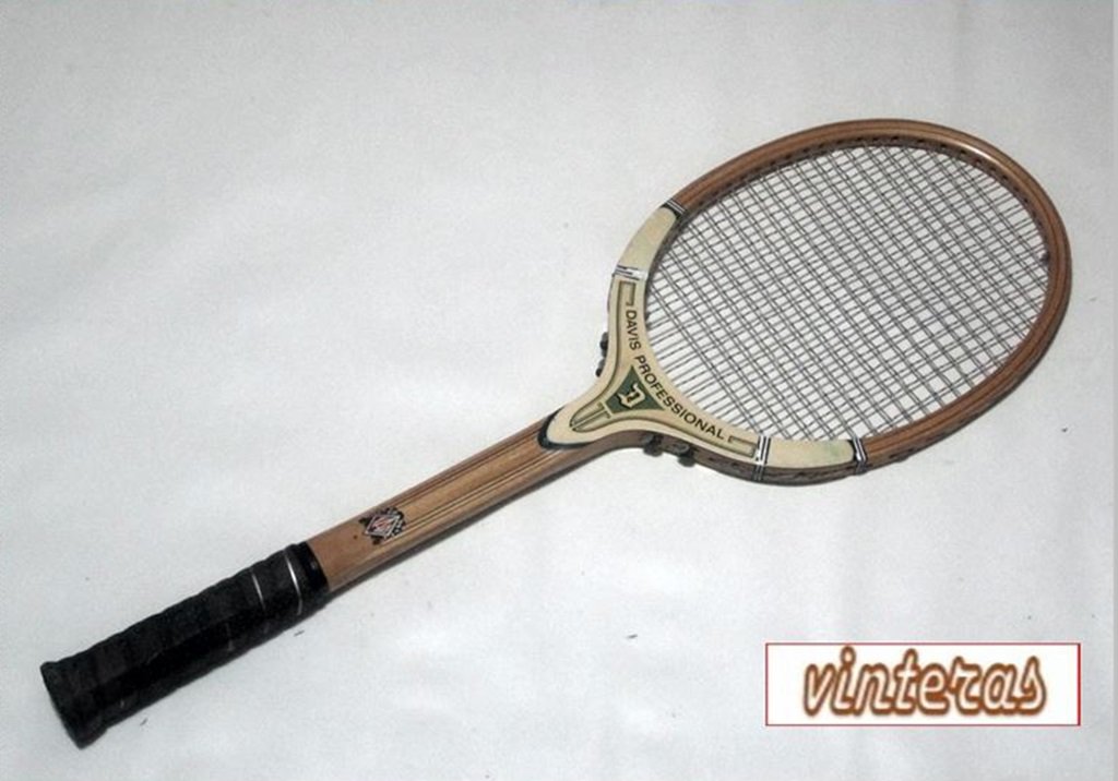 Tad Davis Professional White Wood Vintage Tennis Racquet 4-1/2 M (SN TAD16a)