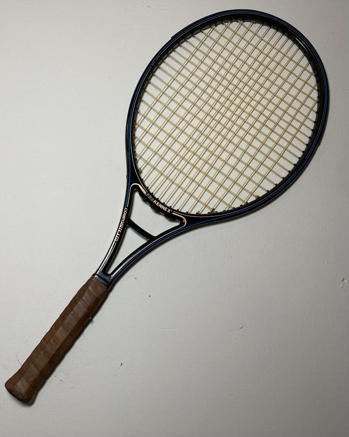 Pro Kennex  Composite LTD Tennis Racquet 4-1/2 L with head cover (SN PKG08)