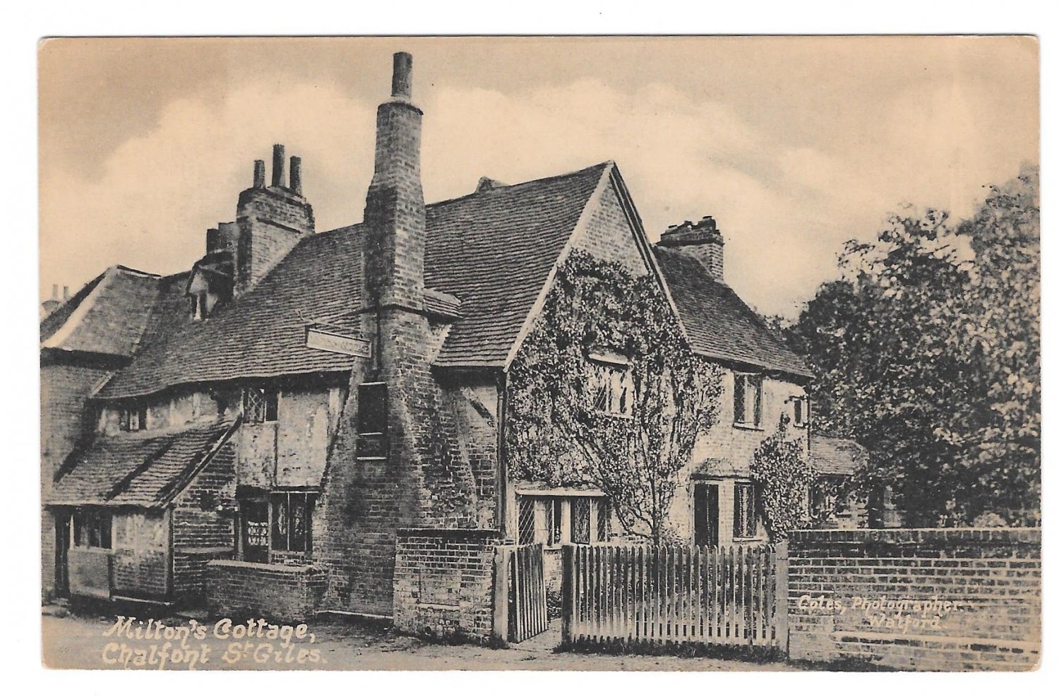 UK Milton's Cottage Chalfont St Giles Great Britain Vintage Postcard
