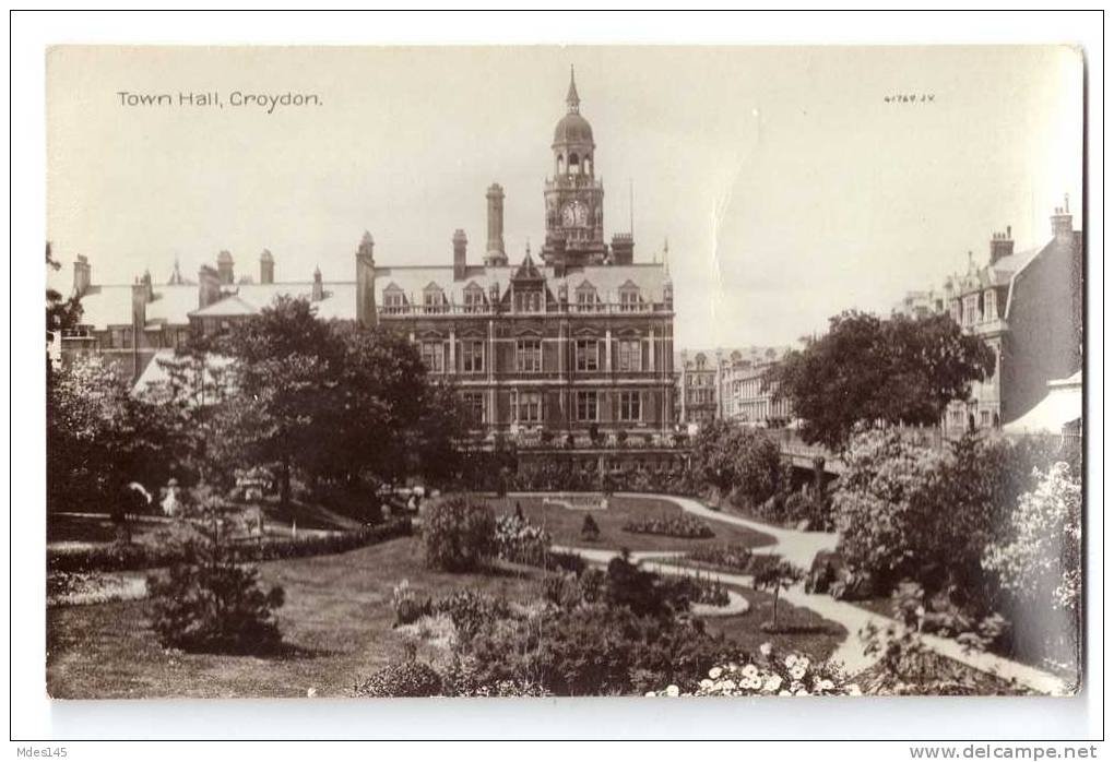 UK London Croydon Town Hall and Gardens Surrey Glossy Postcard 41769 JVy Photo of a Photo