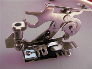 RUFFLER FOOT FOR  BERNINA  ## 730 - 830  "OLD STYLE"