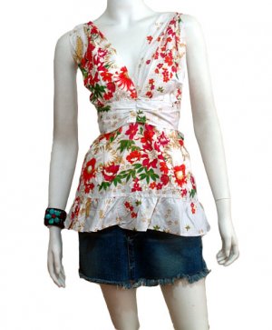 WHITE V-NECK RUFFLES HEMLINE BABYDOLL BLOUSE