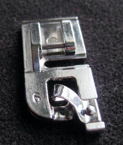 6 mm Straight/Zig-Zag Stitch Hemmer Foot for Most Elna
