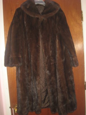 UPSCALE HIGH END DARK BROWN SABLE MINK FUR COAT ($700 or best offer)