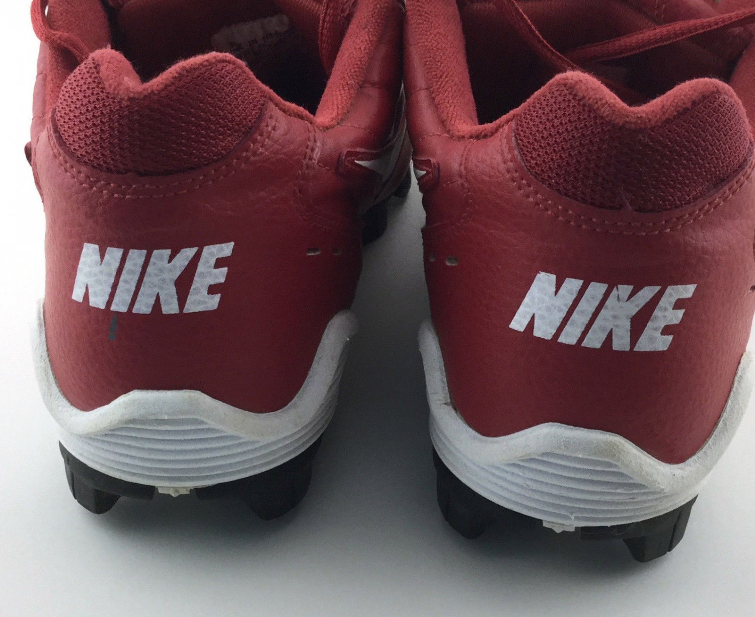 mens red nike football cleats