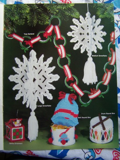 Free S&H US Christmas Plastic Canvas Patterns Book Ornaments Garland