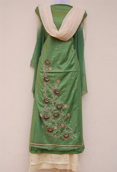 sequence suit neck design