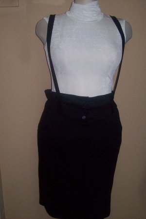 Black suspender knee skirt with button