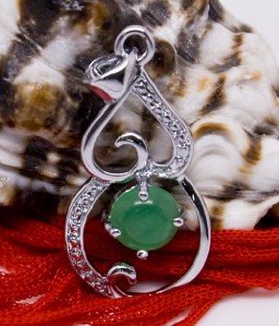 Silver Spade Heart Jade Pendant Necklace