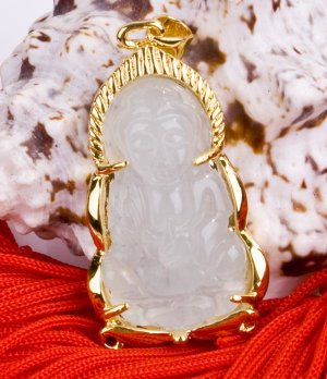 18K Gold Jade Kwan Yin Guan Yin Avalokite&Aring;�vara Bodhisattva Buddhist Amulet Talisman Pendant