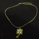 Collar de cuero con piedras lima