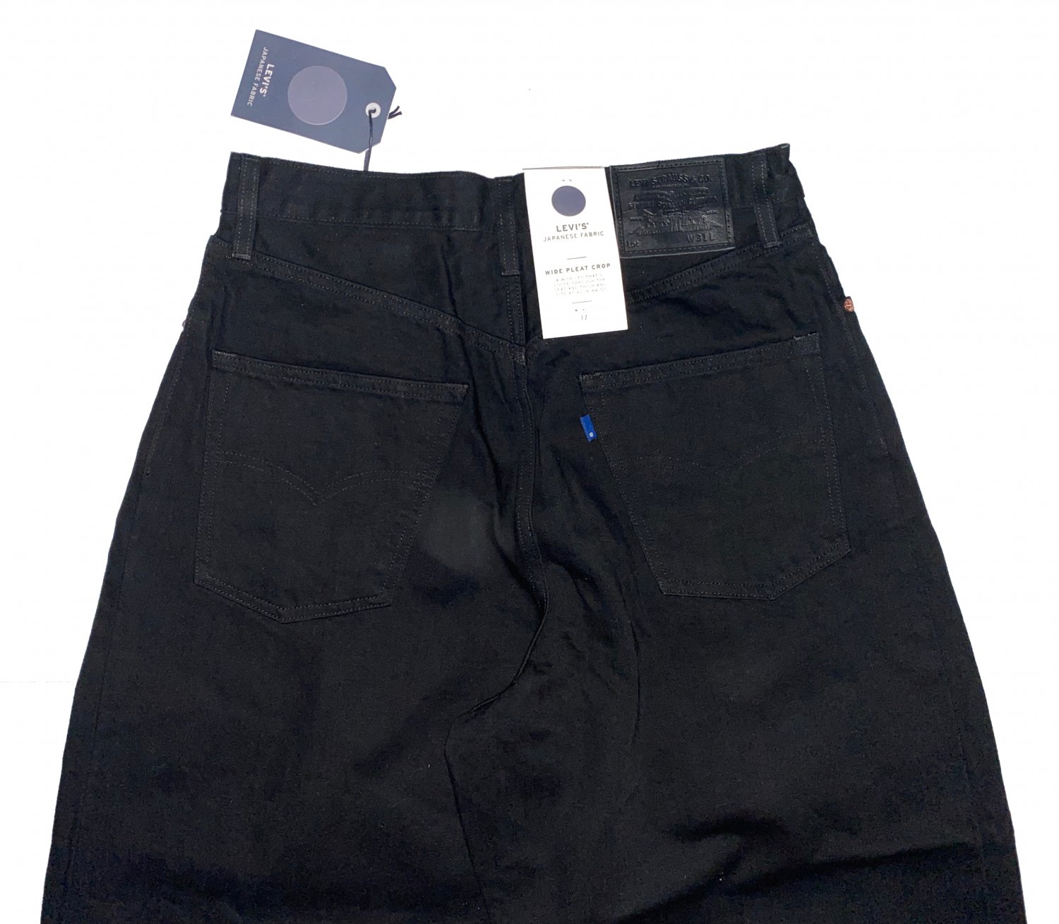 $248.00 LEVI'S PREMIUM BIG E WOMENS WIDE PLEAT CROP JAPANESE FABRIC BLACK DENIM JEANS in size W31