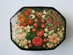 Lacquered Paper Mache Hand-painted Kashmir Indian Trinket Box decorative large octogonal