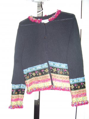 ANN TRINITY BLACK SWEATER