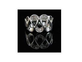 SWAROVSKI CRYSTAL RIBBON 14K WGP ring, size 8 (fr-29)