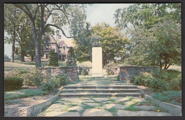 1950s WELLESLEY, MASSACHUSETTS - War Memorial and Town Hall - Postcard